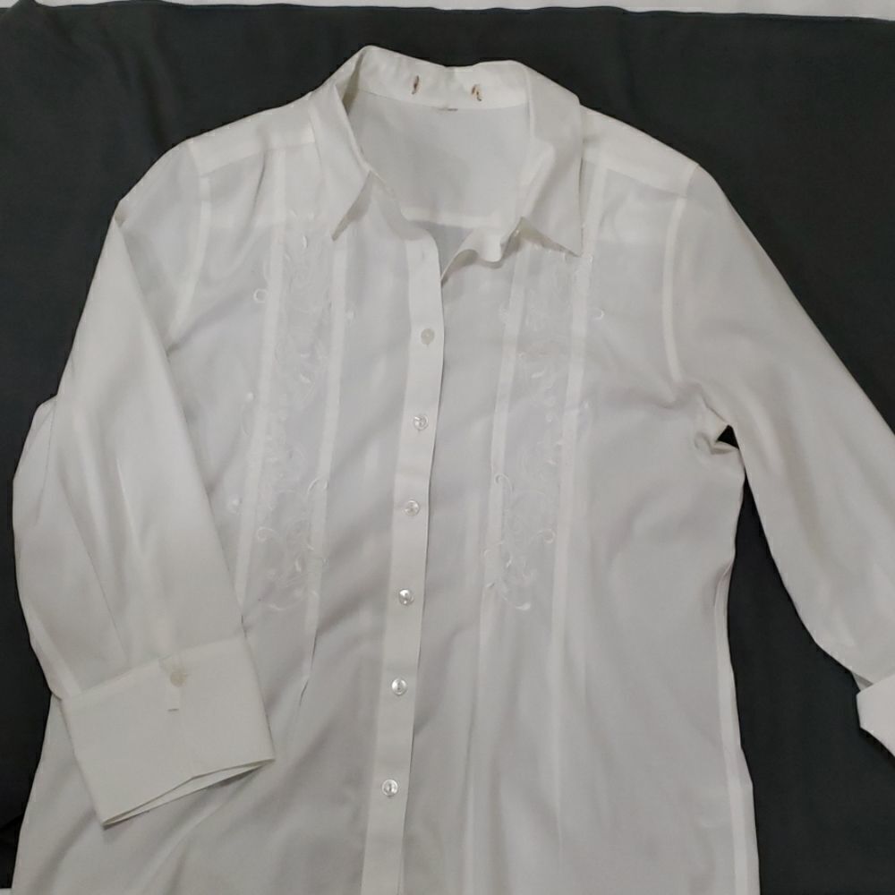 White embroidered button down blouse - image 2